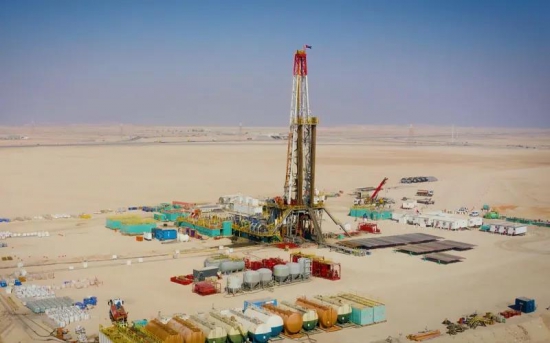 ADNOC一直與國(guó)際石油公司合作，以幫助提高其石油生產(chǎn)能力